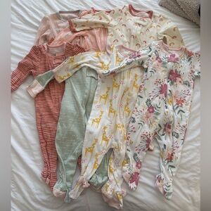Cloud Island Footed Onesie Set of 7 in Size 0-3mo